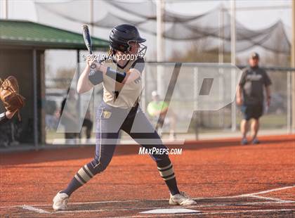 Thumbnail 2 in Aquinas @ Olathe North photogallery.