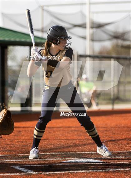Thumbnail 1 in Aquinas @ Olathe North photogallery.