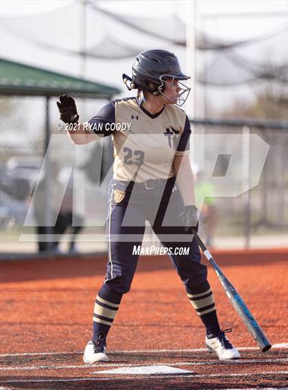 Thumbnail 2 in Aquinas @ Olathe North photogallery.