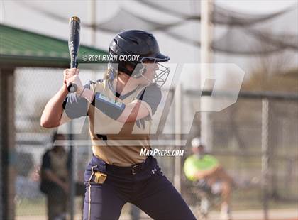 Thumbnail 1 in Aquinas @ Olathe North photogallery.