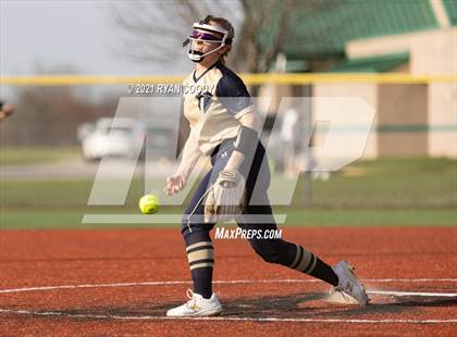 Thumbnail 1 in Aquinas @ Olathe North photogallery.