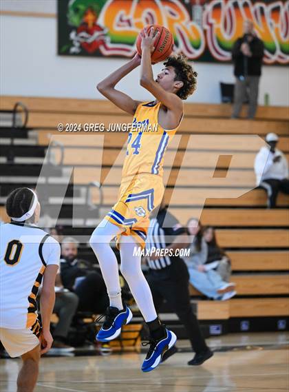 Thumbnail 2 in Grant vs. Alameda (Bishop O'Dowd Thanksgiving Showcase) photogallery.