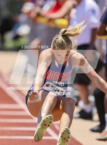 Thumbnail 1 in Class 4 Triple Jump (MSHSAA State Championship) photogallery.