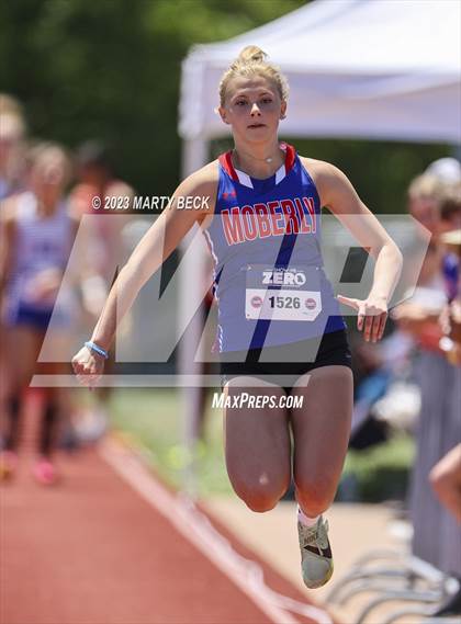 Thumbnail 3 in Class 4 Triple Jump (MSHSAA State Championship) photogallery.