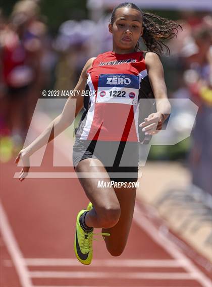 Thumbnail 1 in Class 4 Triple Jump (MSHSAA State Championship) photogallery.