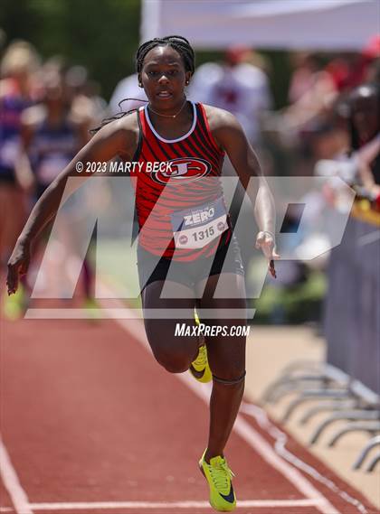 Thumbnail 1 in Class 4 Triple Jump (MSHSAA State Championship) photogallery.