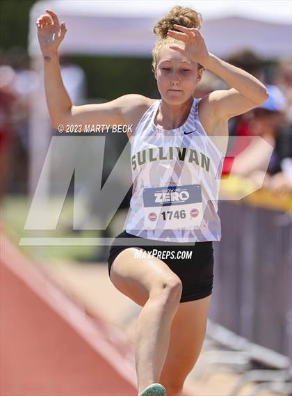 Thumbnail 3 in Class 4 Triple Jump (MSHSAA State Championship) photogallery.