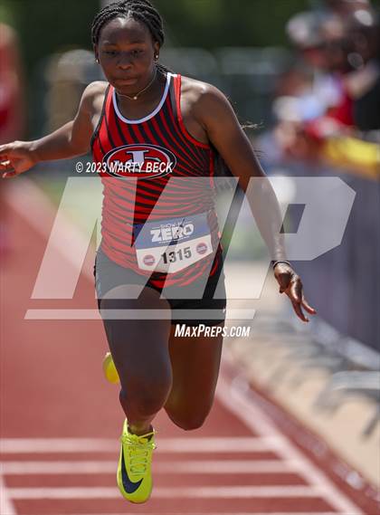 Thumbnail 1 in Class 4 Triple Jump (MSHSAA State Championship) photogallery.