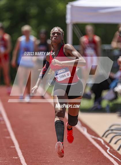 Thumbnail 1 in Class 4 Triple Jump (MSHSAA State Championship) photogallery.