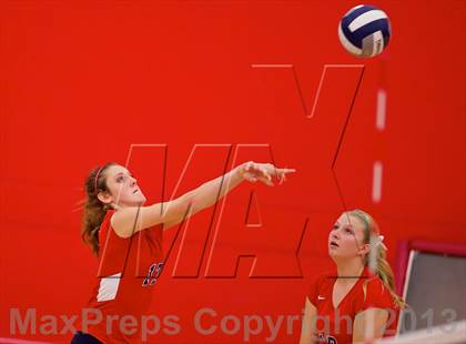 Thumbnail 2 in Great Oak @ Mater Dei (CIF SS 1AA Semifinal) photogallery.