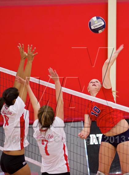 Thumbnail 2 in Great Oak @ Mater Dei (CIF SS 1AA Semifinal) photogallery.