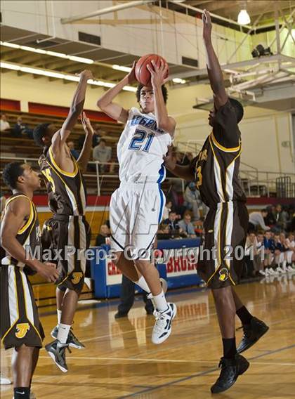 Thumbnail 3 in Legend vs. Thomas Jefferson photogallery.