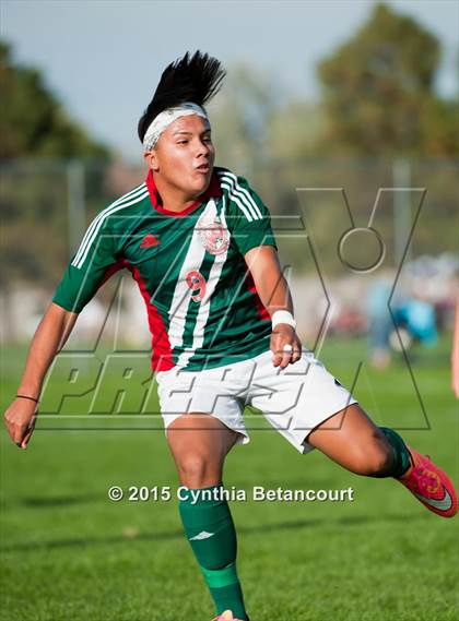 Thumbnail 1 in Arapahoe vs. Smoky Hill photogallery.