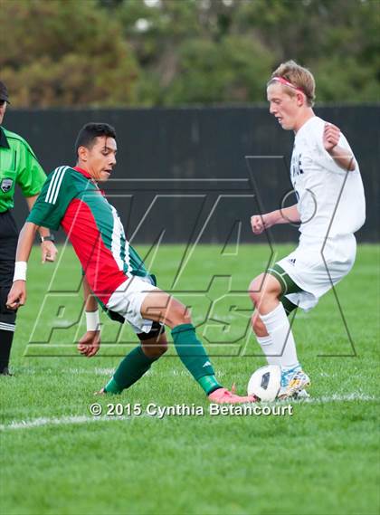 Thumbnail 1 in Arapahoe vs. Smoky Hill photogallery.
