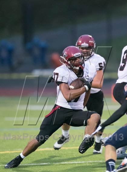 Thumbnail 3 in Eastside Catholic vs. Eastlake photogallery.