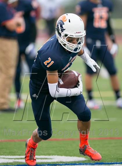 Thumbnail 3 in Eastside Catholic vs. Eastlake photogallery.