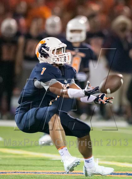 Thumbnail 3 in Eastside Catholic vs. Eastlake photogallery.