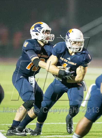 Thumbnail 2 in Eastside Catholic vs. Eastlake photogallery.