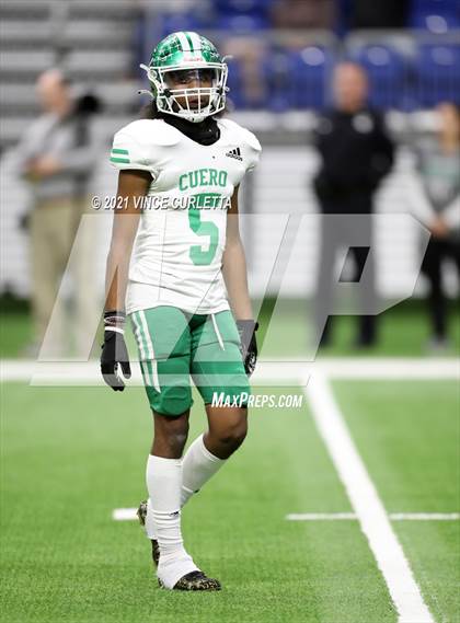 Thumbnail 3 in Wimberley vs. Cuero (UIL 4A D2 Regional Playoff) photogallery.