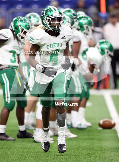 Thumbnail 2 in Wimberley vs. Cuero (UIL 4A D2 Regional Playoff) photogallery.