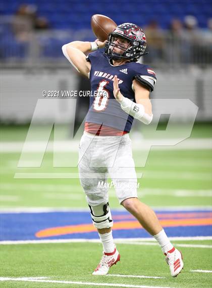 Thumbnail 1 in Wimberley vs. Cuero (UIL 4A D2 Regional Playoff) photogallery.
