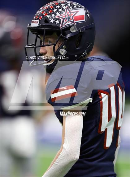 Thumbnail 3 in Wimberley vs. Cuero (UIL 4A D2 Regional Playoff) photogallery.