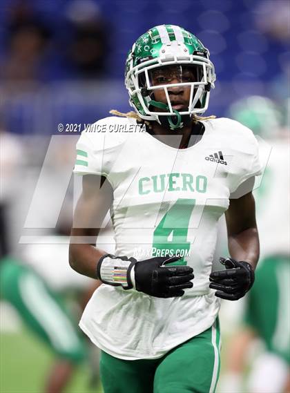 Thumbnail 3 in Wimberley vs. Cuero (UIL 4A D2 Regional Playoff) photogallery.