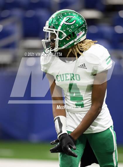 Thumbnail 3 in Wimberley vs. Cuero (UIL 4A D2 Regional Playoff) photogallery.