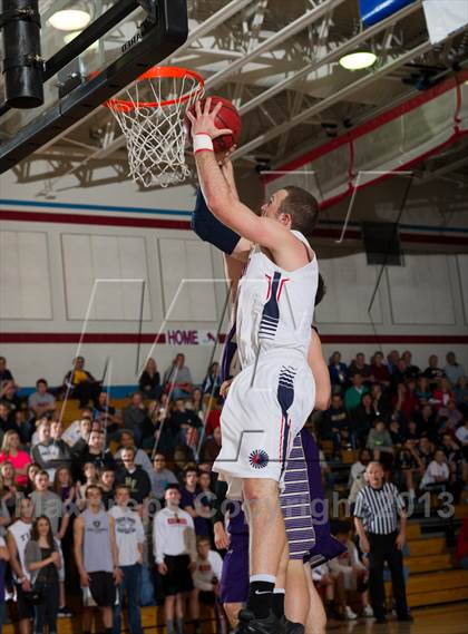 Thumbnail 1 in Holy Family vs. Kent Denver (CHSAA 3A Metro League Final) photogallery.