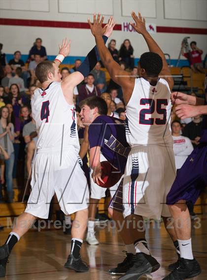 Thumbnail 2 in Holy Family vs. Kent Denver (CHSAA 3A Metro League Final) photogallery.