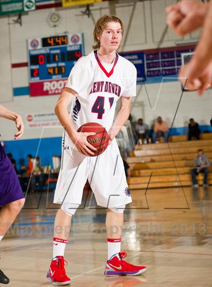 Thumbnail 1 in Holy Family vs. Kent Denver (CHSAA 3A Metro League Final) photogallery.
