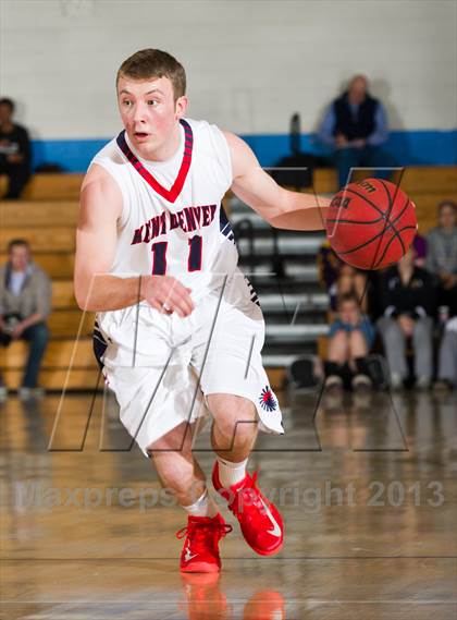 Thumbnail 2 in Holy Family vs. Kent Denver (CHSAA 3A Metro League Final) photogallery.