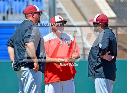 Thumbnail 2 in Las Vegas vs Desert Oasis (NIAA 4A Final) photogallery.