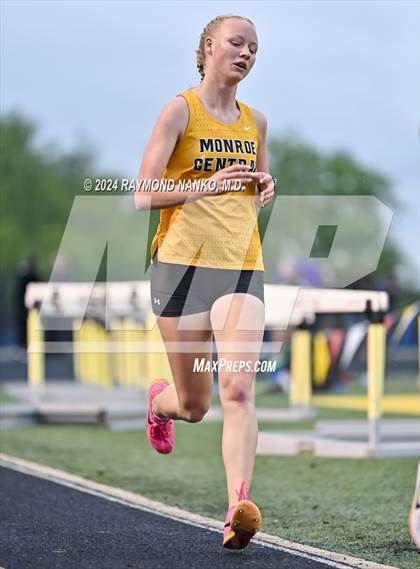 Thumbnail 3 in IHSAA Delta Sectionals (3200 Meter)  photogallery.