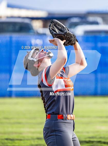 Thumbnail 2 in Orangefield vs. Buna photogallery.