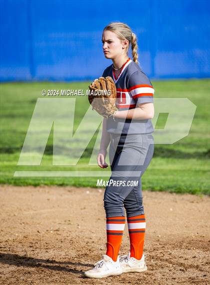 Thumbnail 2 in Orangefield vs. Buna photogallery.