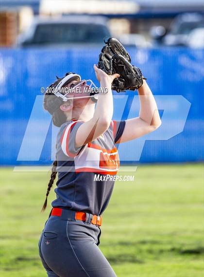 Thumbnail 1 in Orangefield vs. Buna photogallery.