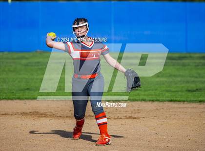 Thumbnail 2 in Orangefield vs. Buna photogallery.