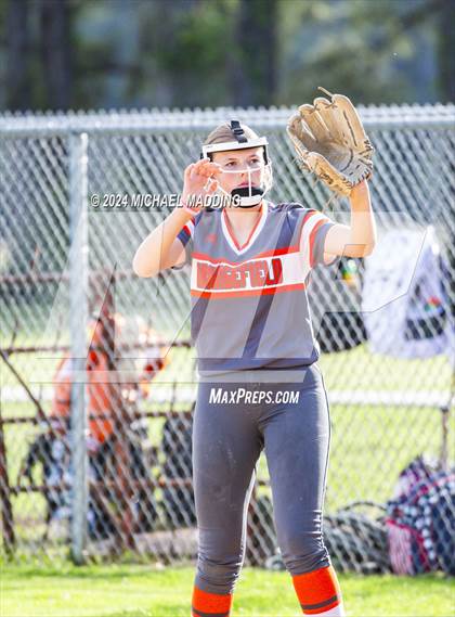 Thumbnail 2 in Orangefield vs. Buna photogallery.