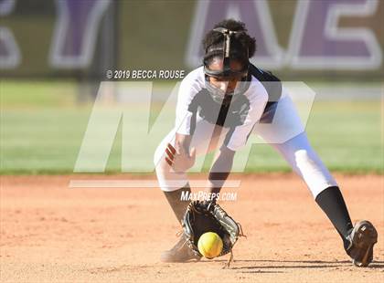 Thumbnail 2 in South Mecklenburg vs Olympic (SoMeck 7 4A Conference Tournament Final) photogallery.