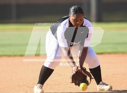 Thumbnail 2 in South Mecklenburg vs Olympic (SoMeck 7 4A Conference Tournament Final) photogallery.