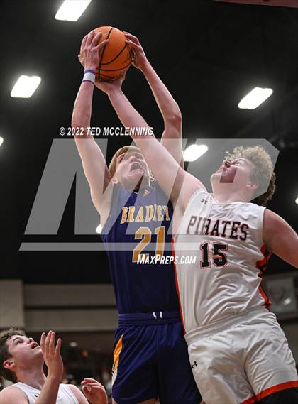 Thumbnail 1 in Calico Rock vs. Bradley (AAA 1A State Playoff Semi-Final) photogallery.