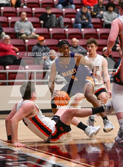 Thumbnail 2 in Calico Rock vs. Bradley (AAA 1A State Playoff Semi-Final) photogallery.