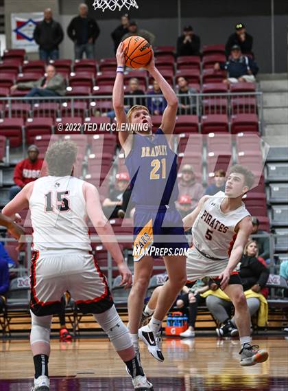 Thumbnail 2 in Calico Rock vs. Bradley (AAA 1A State Playoff Semi-Final) photogallery.