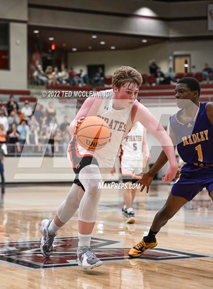 Thumbnail 3 in Calico Rock vs. Bradley (AAA 1A State Playoff Semi-Final) photogallery.