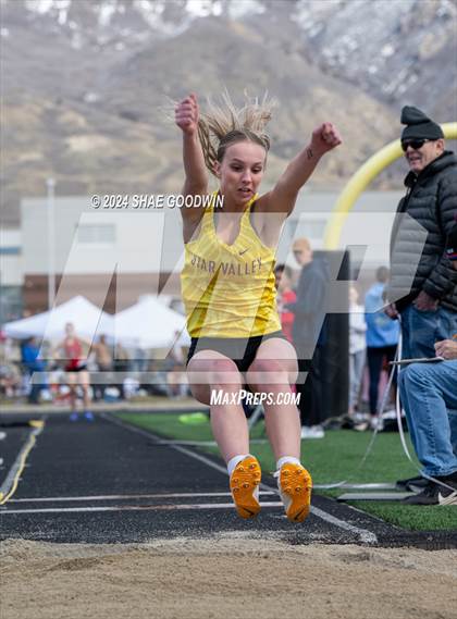 Thumbnail 3 in Early Bird Invitational (Long Jump) photogallery.