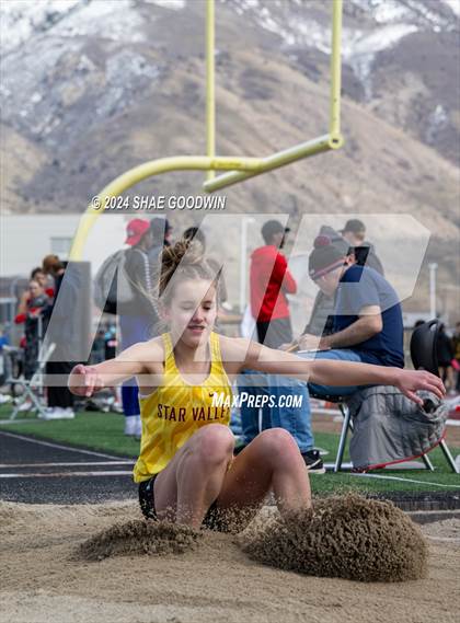 Thumbnail 2 in Early Bird Invitational (Long Jump) photogallery.