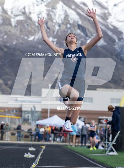 Thumbnail 2 in Early Bird Invitational (Long Jump) photogallery.