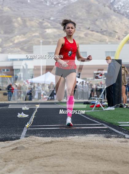 Thumbnail 1 in Early Bird Invitational (Long Jump) photogallery.