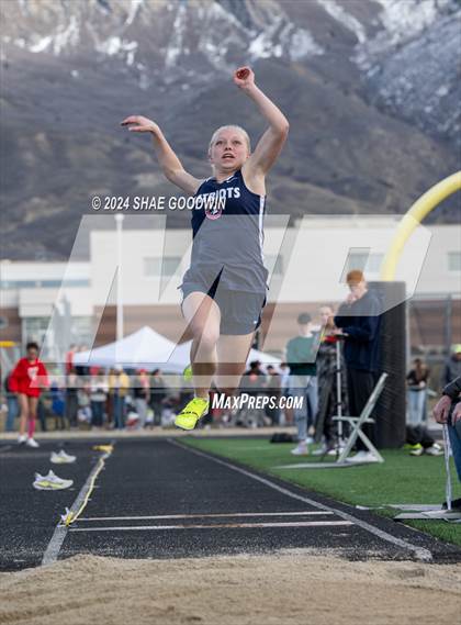 Thumbnail 1 in Early Bird Invitational (Long Jump) photogallery.